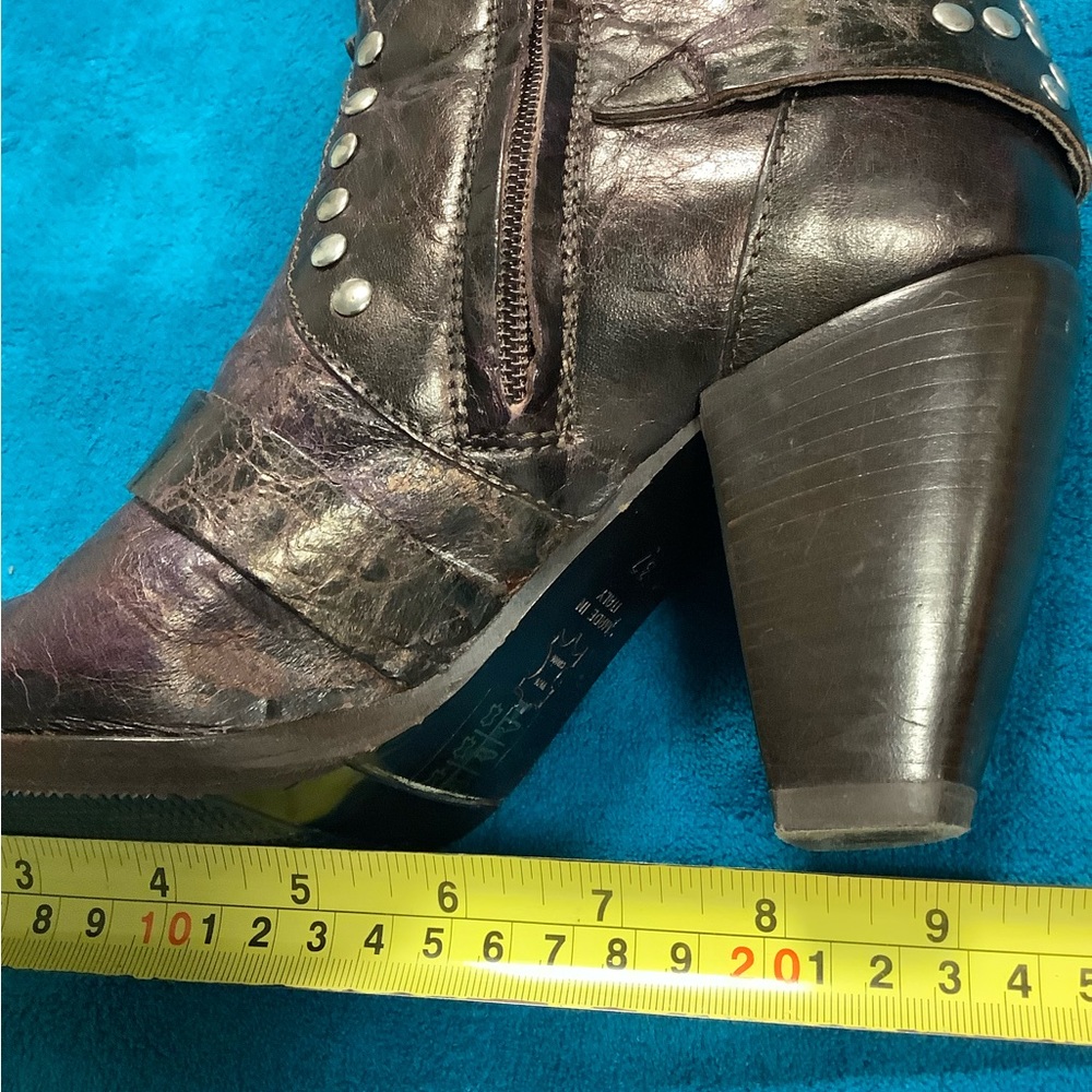 ORORO distressed leather studded buckle Boots - Picture 14 of 16
